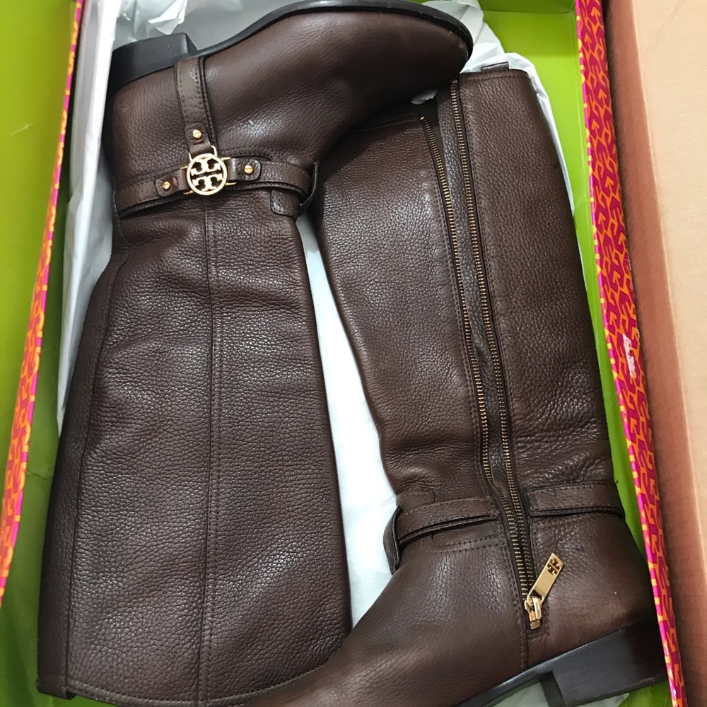 Tory Burch Boots ✨